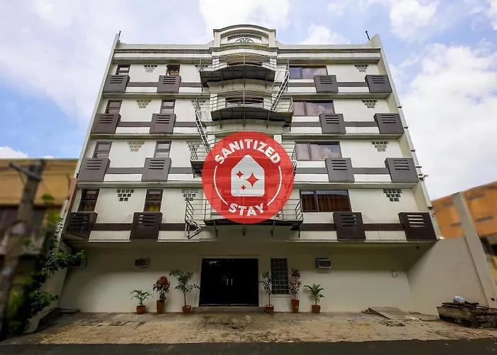 Vaccinated Staff - Oyo 828 Kysabel 5 Hotel Hotel